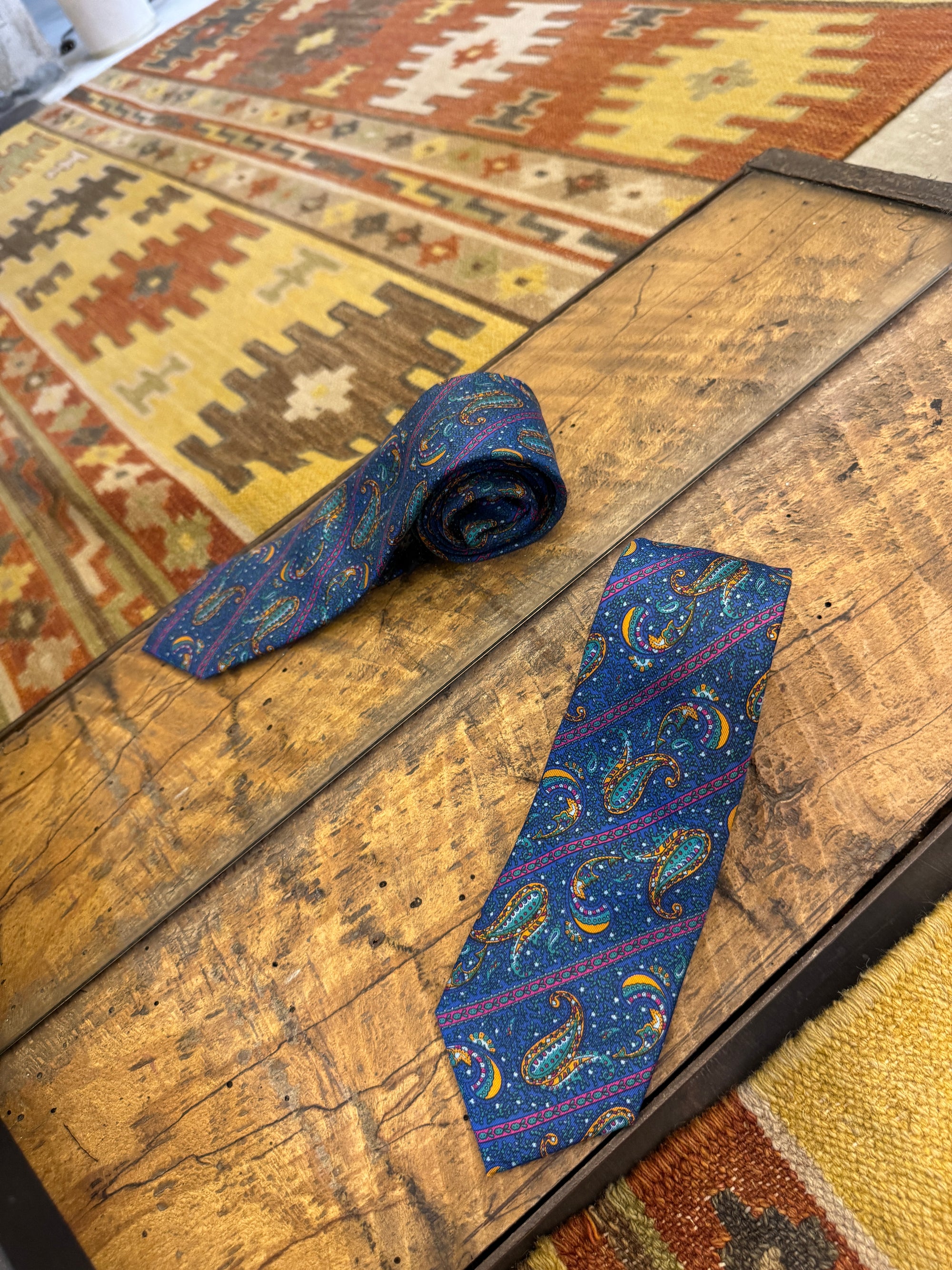 Cravatta base blu royal