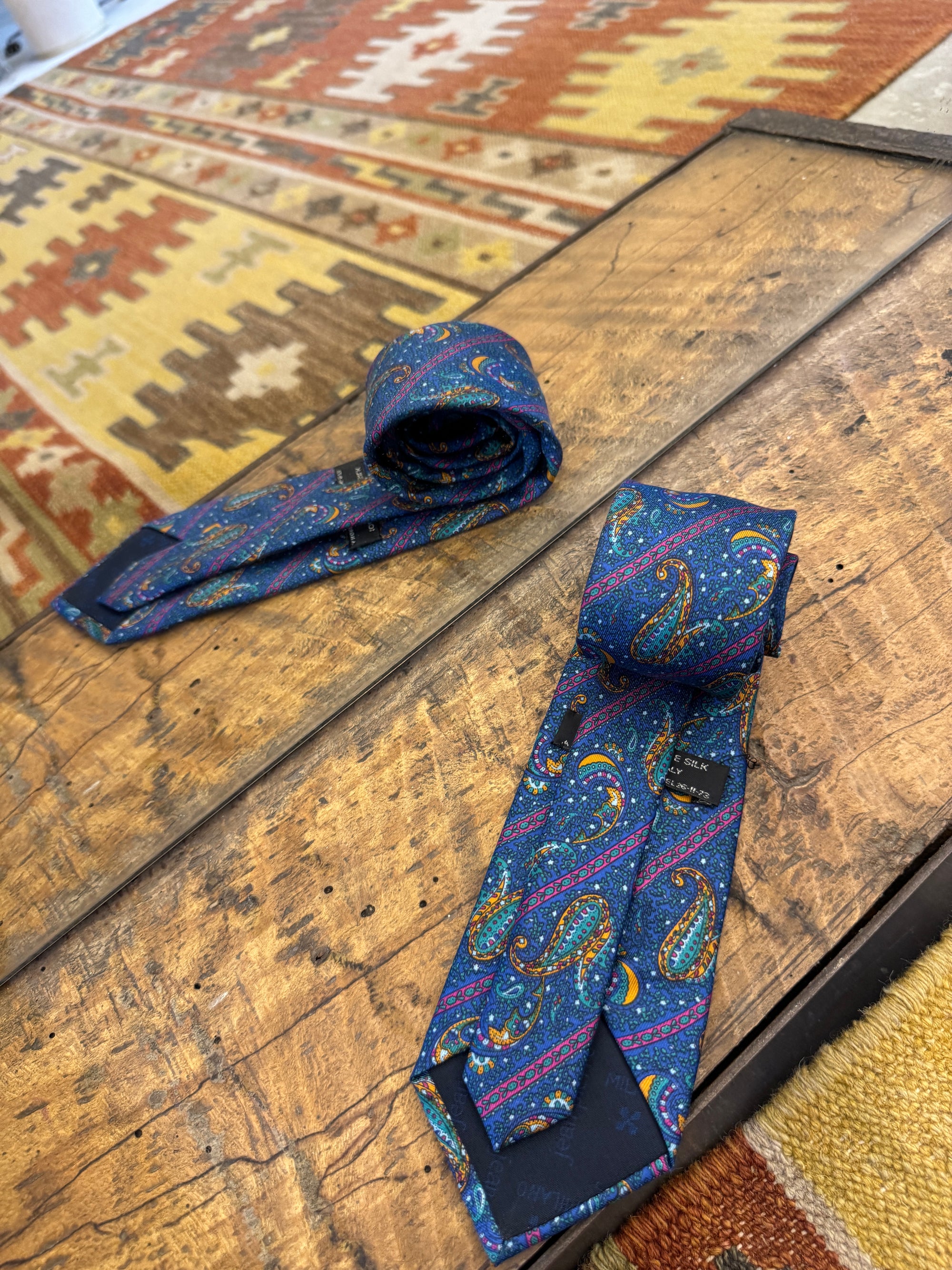 Cravatta base blu royal