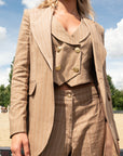 Tailleur tre pezzi lino gessato nocciola